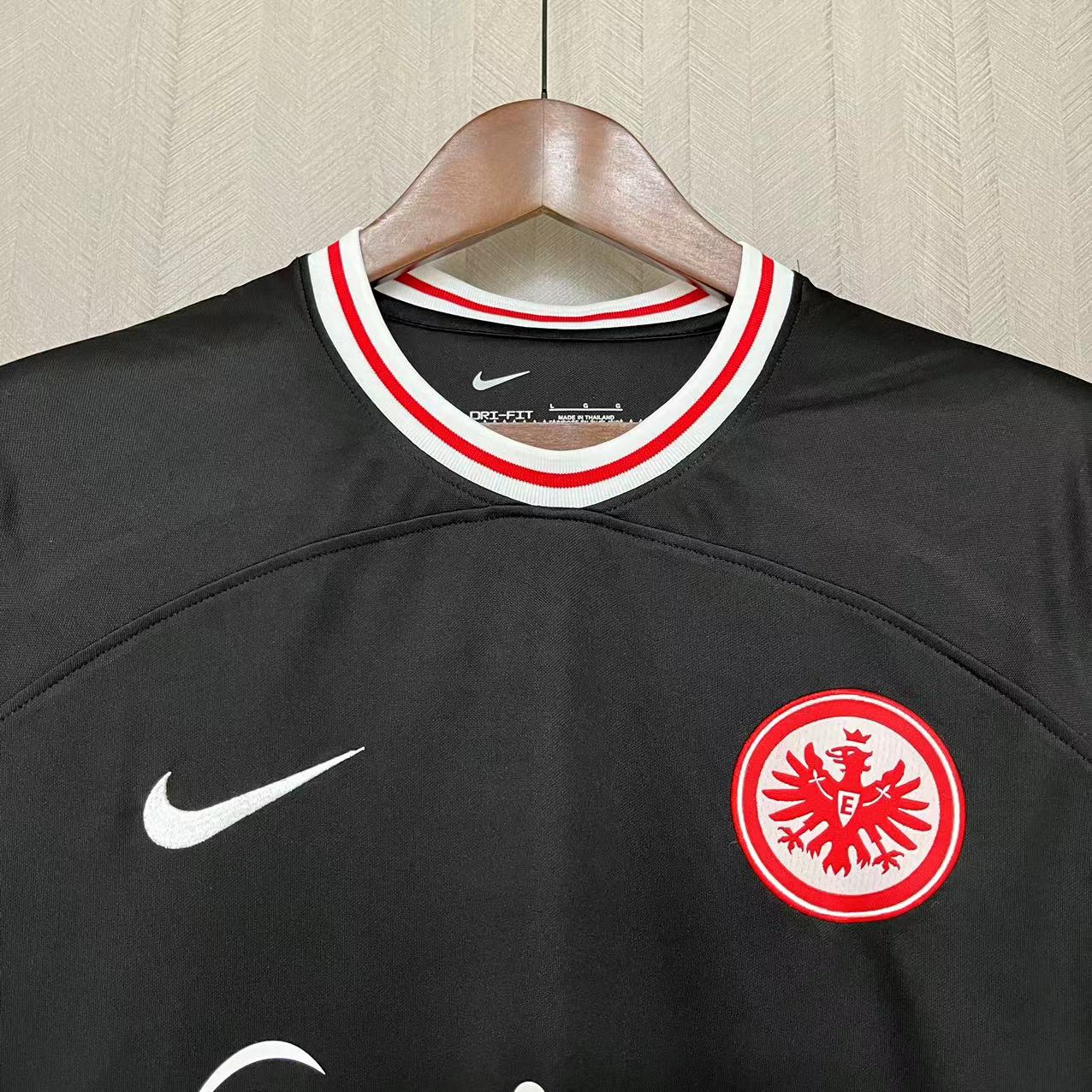 Frankfurt 23-24 Away