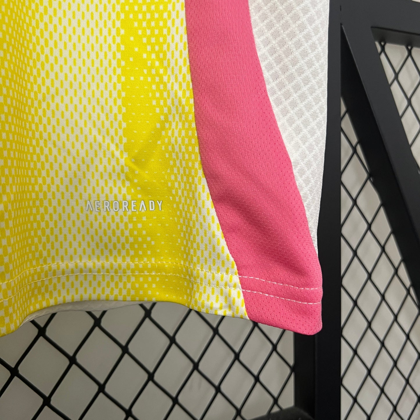 Juventus 24-25  Away